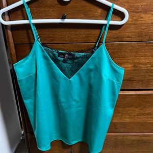 Misguided cropped green lace tank top
